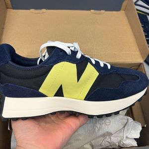 Brand New Balance 327 Sneakers comes with the original box packaging